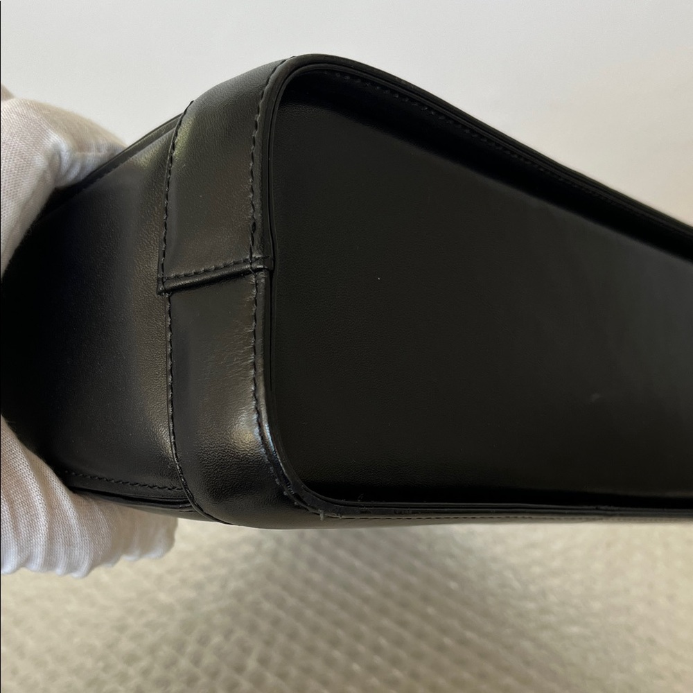 Elegant Givenchy Black Handbag - Picture 10 of 13
